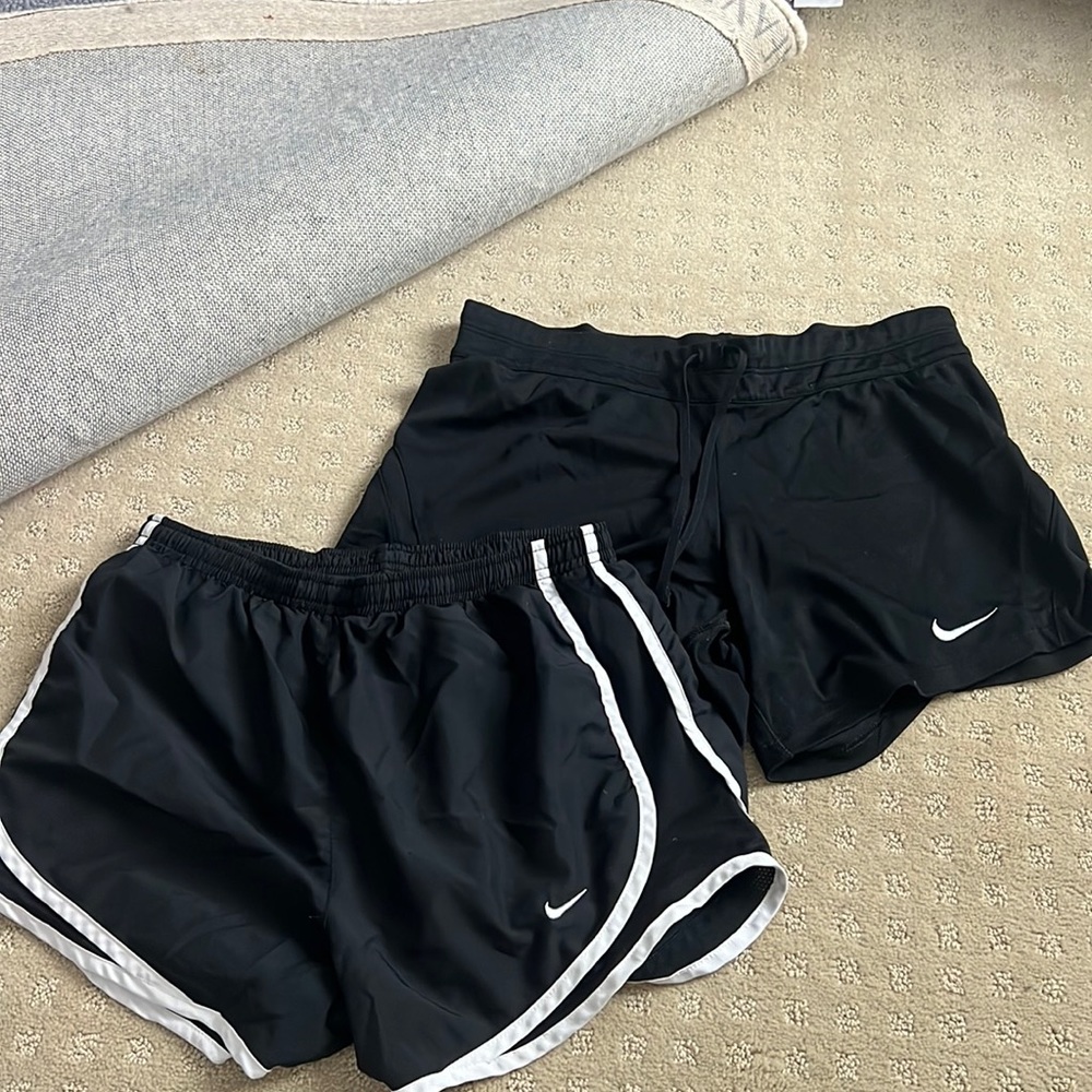 2 NIKE SHORTS